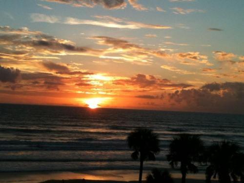 דייטונה ביץ' Daytona Condo With Beautiful Ocean And City View מראה חיצוני תמונה